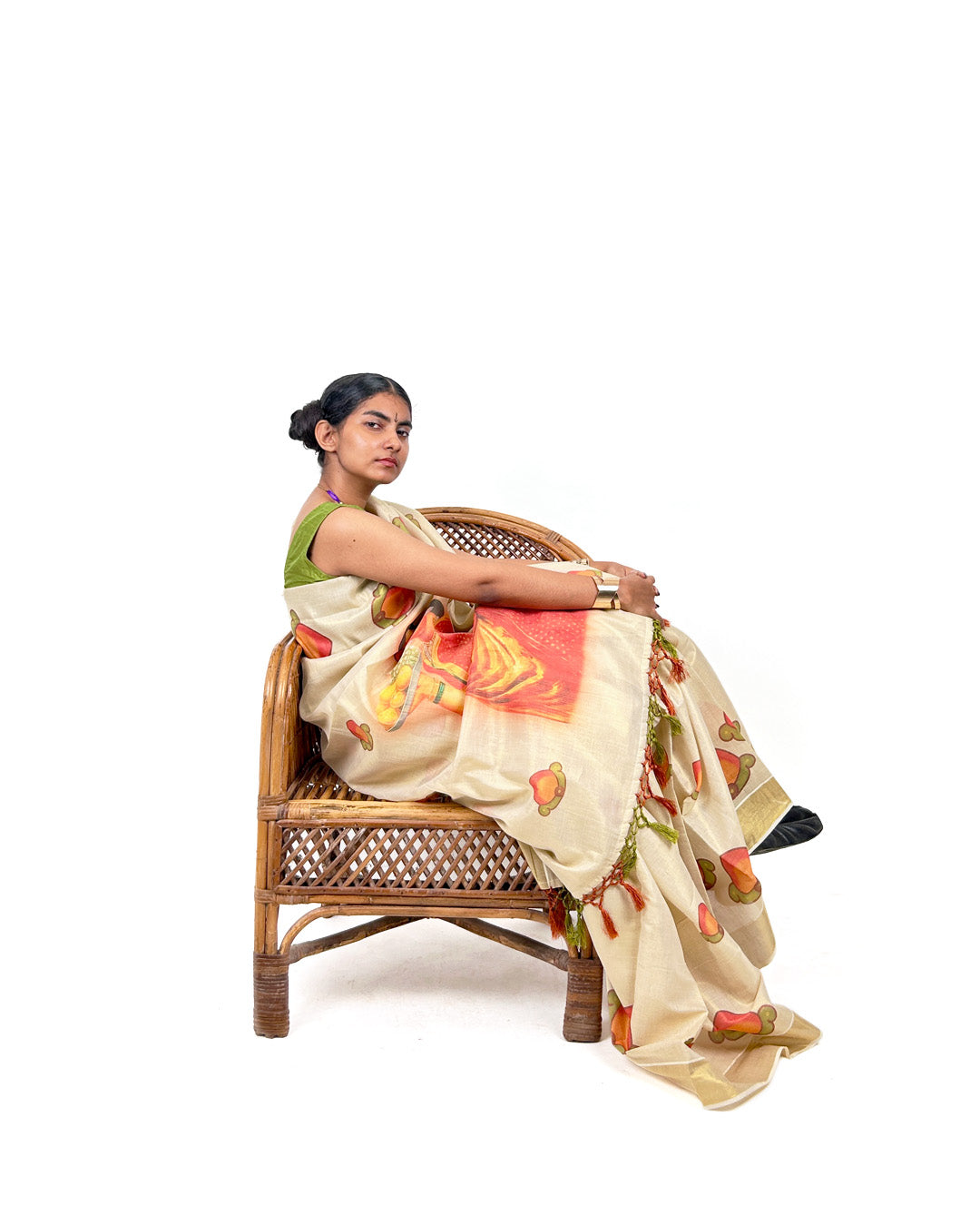 Statement Kerala Kasavu Saree with Mango Motifs & Vintage Lady Print – Quirky Kasavu Saree